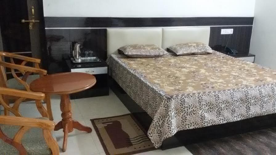Hotel Kanishka Kanpur Bagian luar foto