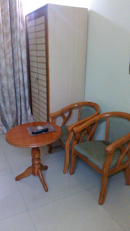Hotel Kanishka Kanpur Ruang foto